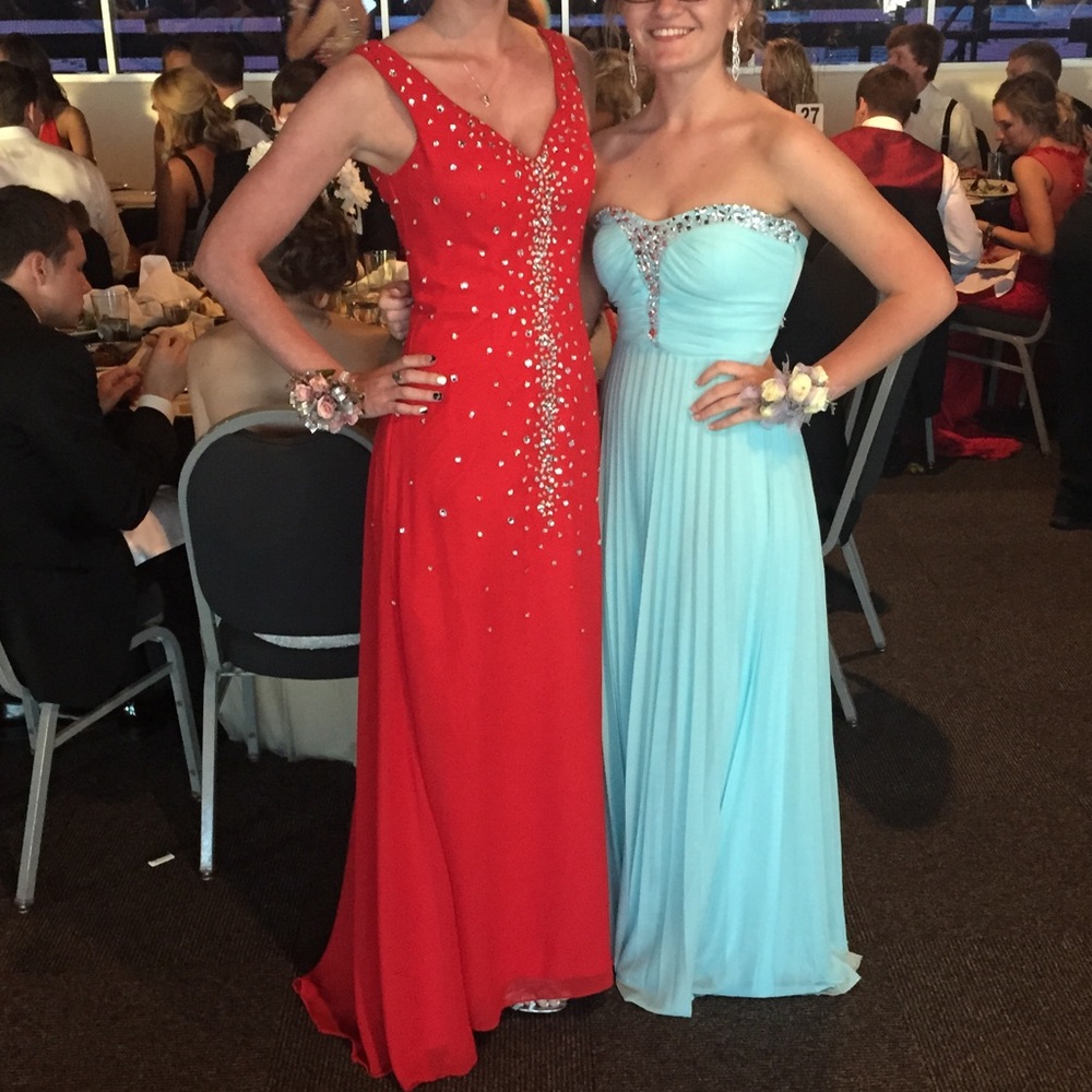 Red prom dress! very sparkly (: